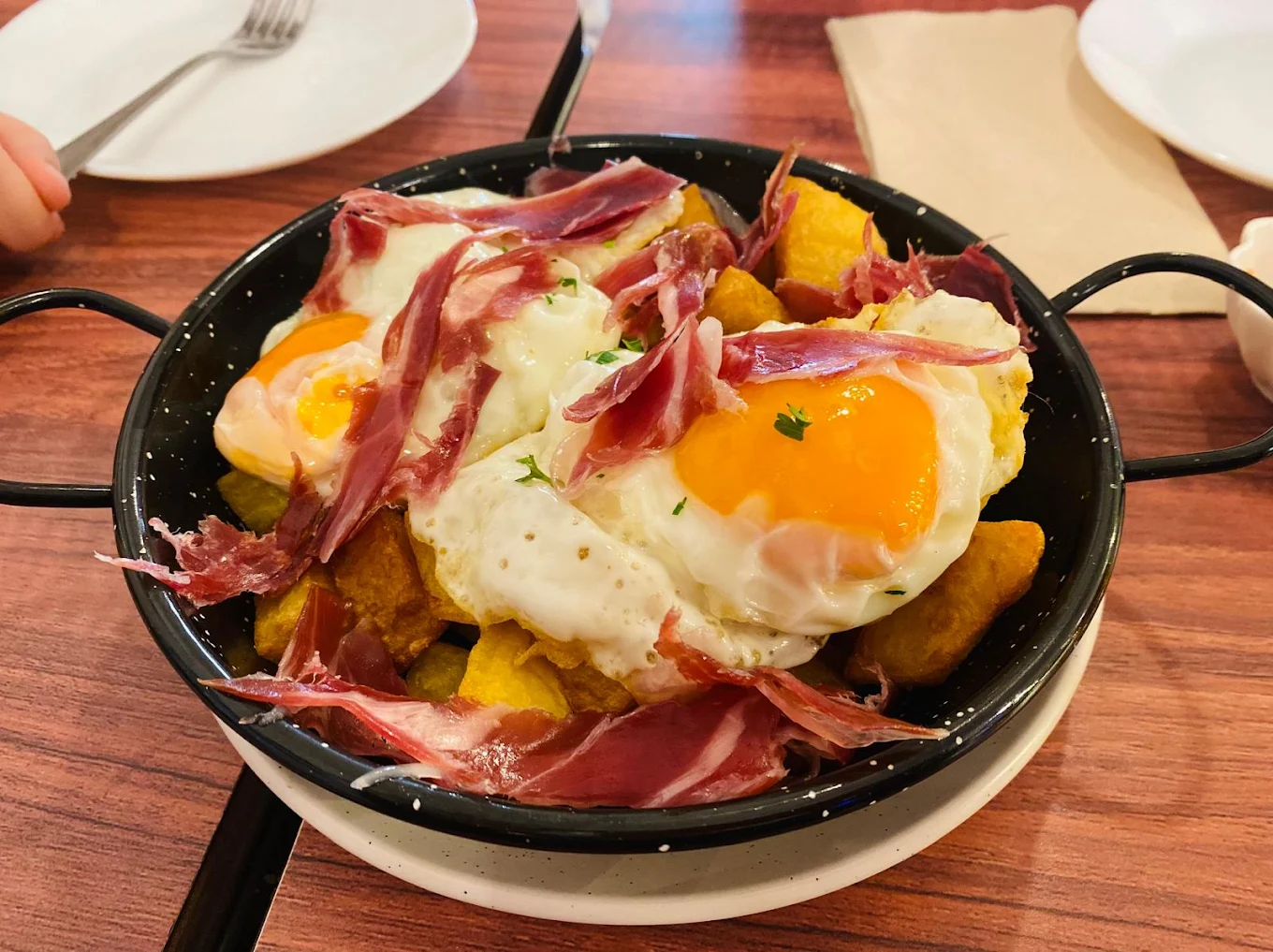 Huevos rotos con patatas
